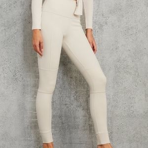Alo yoga high waisted avenue moto leggings cream nude bone small
